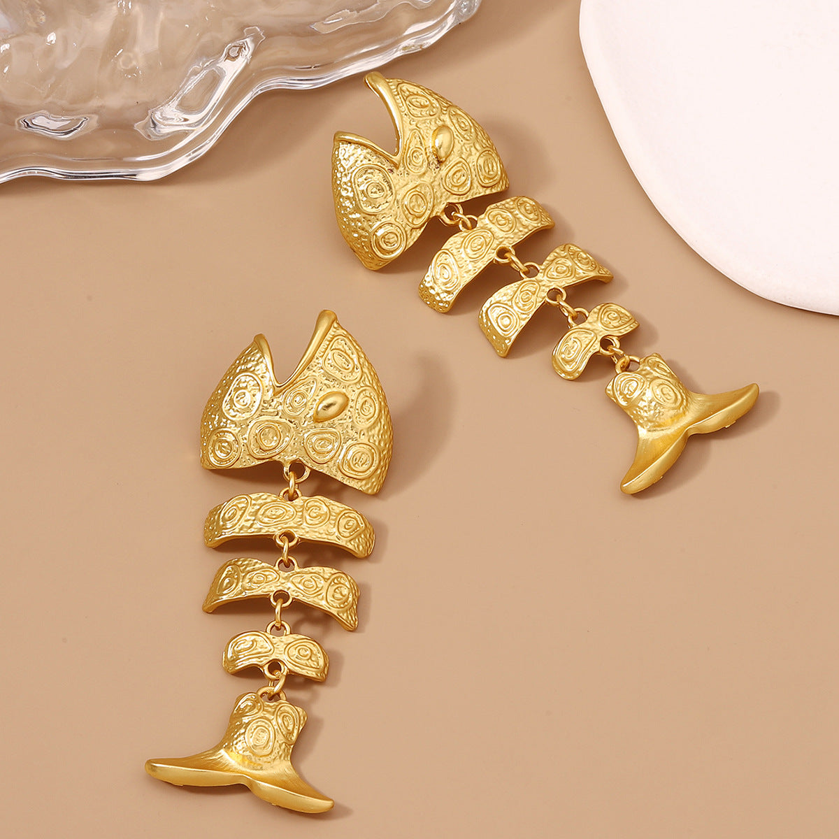 Retro Golden Hollow Fishbone Eardrops Earrings